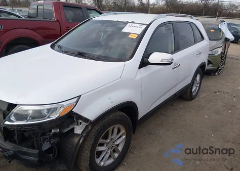 2014 Kia Sorento Lx z USA, uszkodzony, nr VIN 5XYKT3A64EG441426